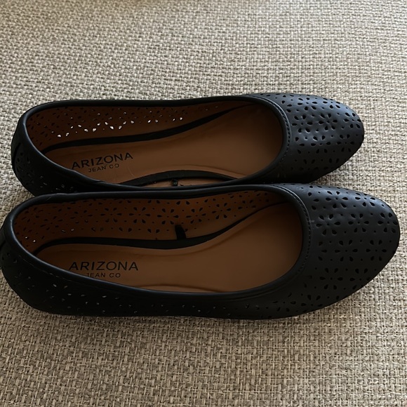 jcpenney Shoes Womens Black Arizona Flats Size 7 Wore Once Poshmark